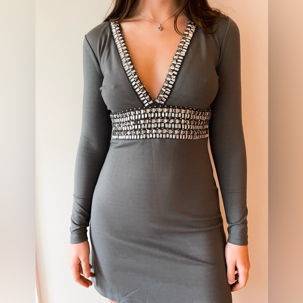 Venus Beaded Embellished V Neck Mini Party Dress gray
Size US 2 NWT